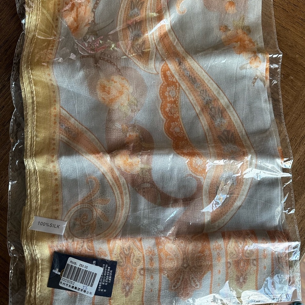 100% silk/wrap scarf